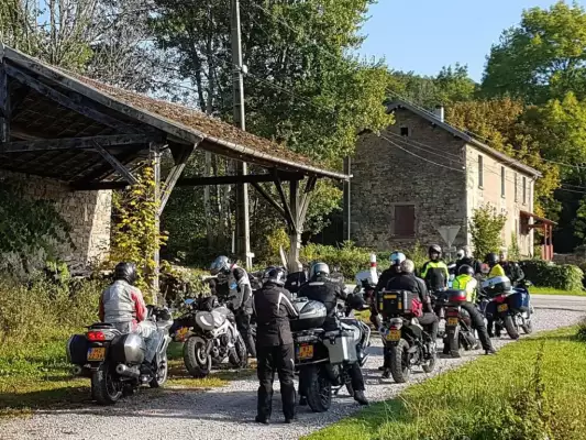 Ankunft in der Motorradherberg La Mouche