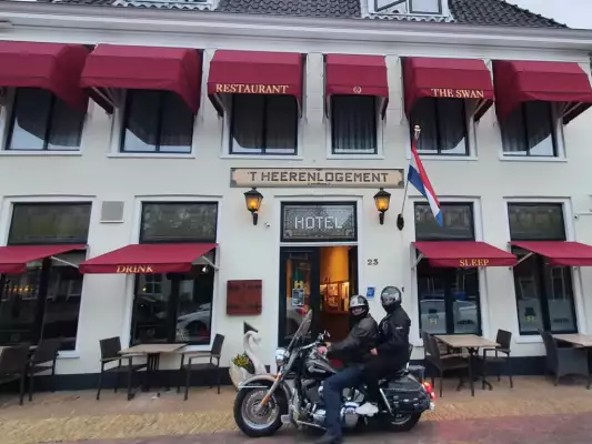 Startklar für eine Motorradtour vom Hotel Restaurant ’t Heerenlogement aus