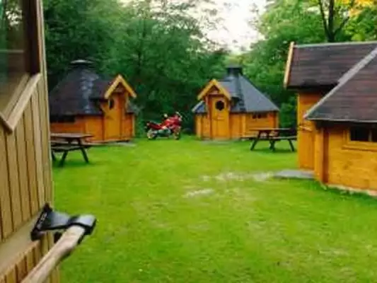 Die Blockhütten im Campingpark Wiesenbeker Teich