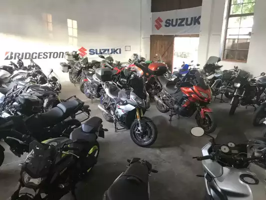 Die Garage für die Motorräder beim Hotel 5 Linden