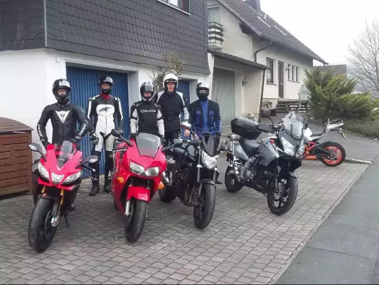 Startklar für eine Motorradtour im Sauerland