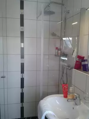 Das Badezimmer des Appartements