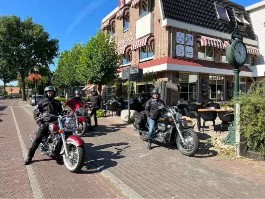 Startklar zum Motorradfahren in Drenthe