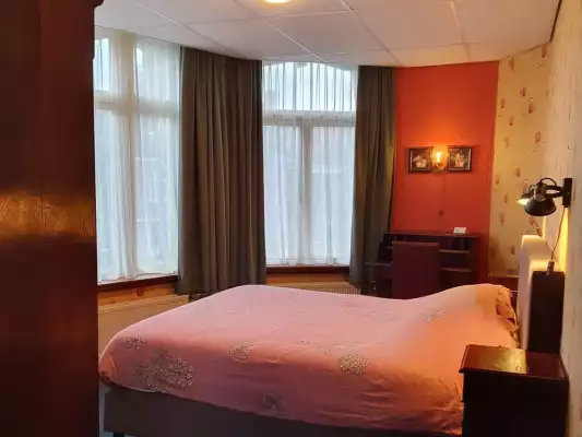 Ein geräumiges Doppelzimmer im Hotel Restaurant ’t Heerenlogement